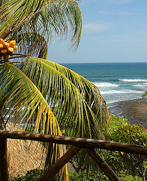 Blick auf den Vulkanstrand der Playa Sunzal  � N.Bruhn/CariLat