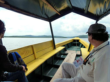 Mit dem Boot �ber den Yaxha-See zur Insel Topoxte